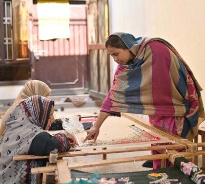 Livelihoods Pakistan Embroidering (1)